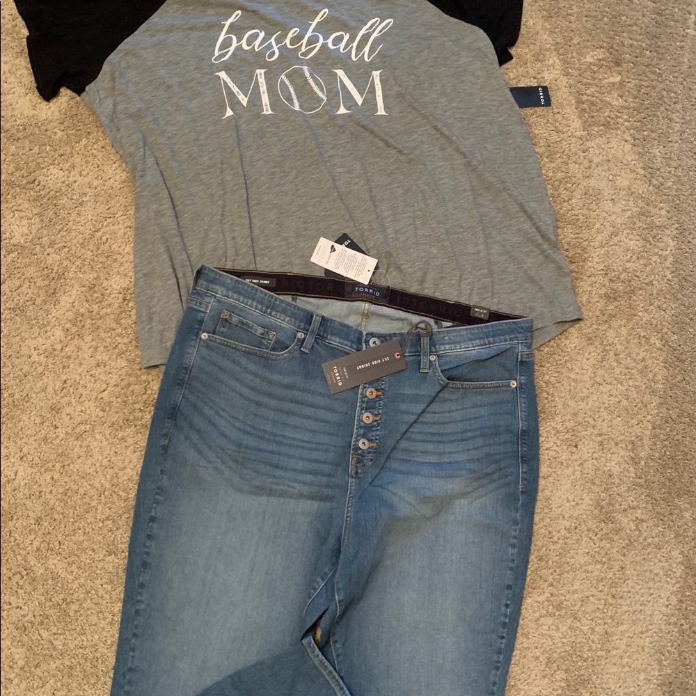 Torrid Baseball Mom Raglan Tee - Picture 7 of 8